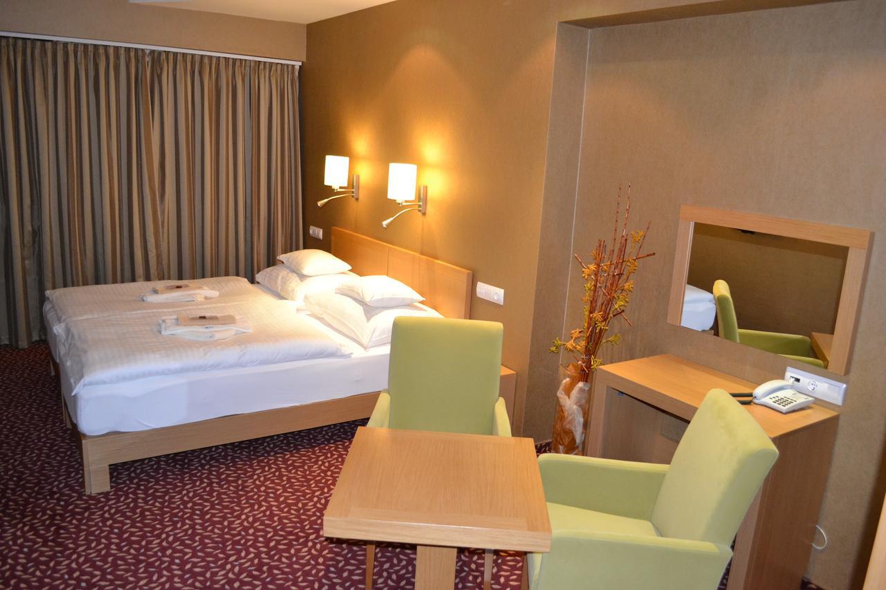 Debreceni Postas Udulo Hotell Exteriör bild