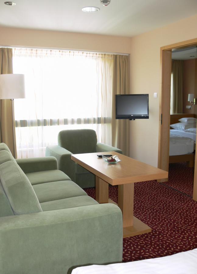 Debreceni Postas Udulo Hotell Exteriör bild